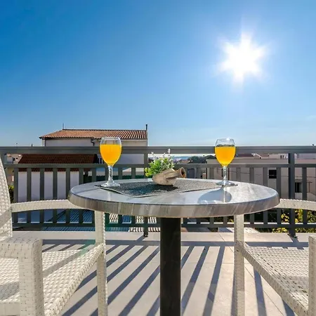 In Guest - Saints Bb Kastela - Double Guest house
