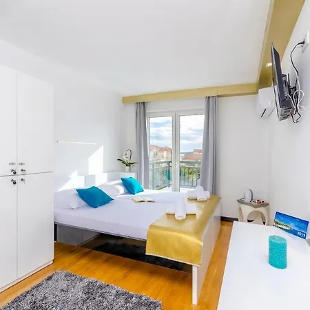 In Guest - Saints Bb Kastela - Double 3* Kastel Stafilic